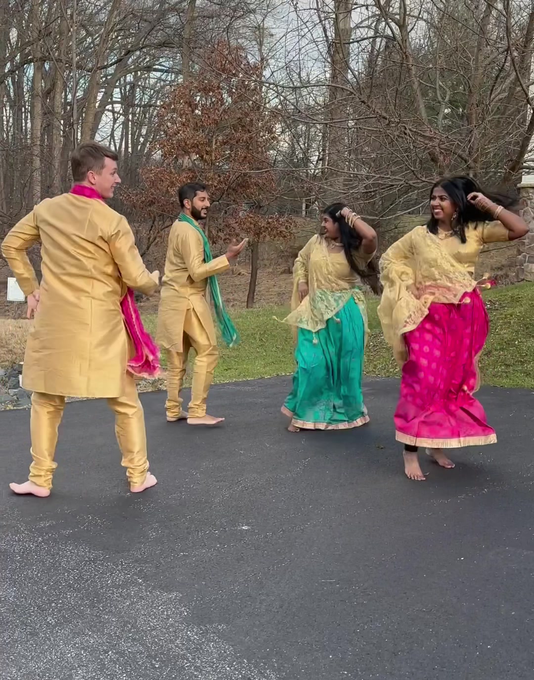 @Desi Moves & Vibes