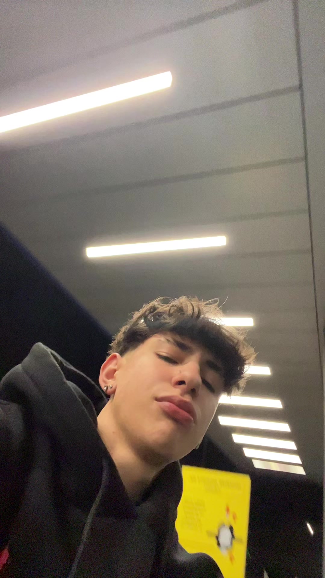 @🌪️