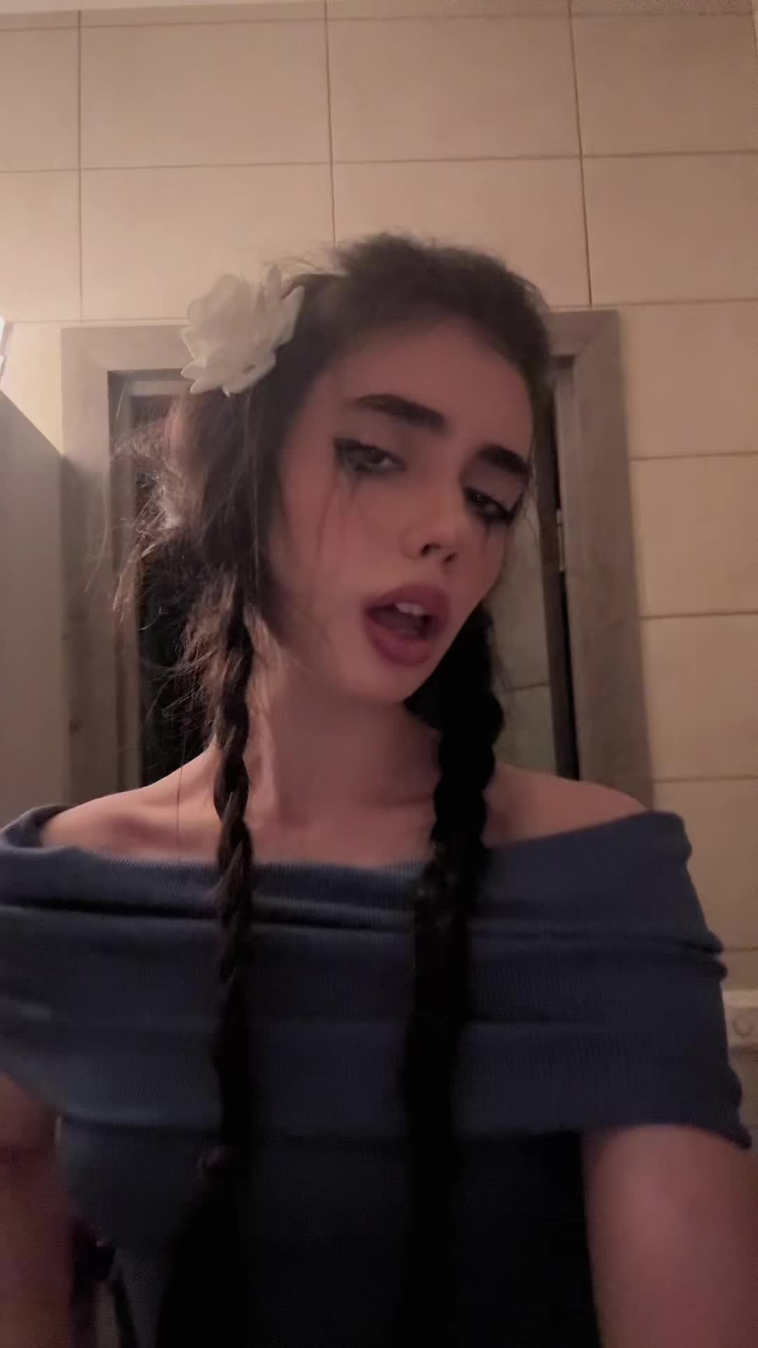 @здесь Стефани