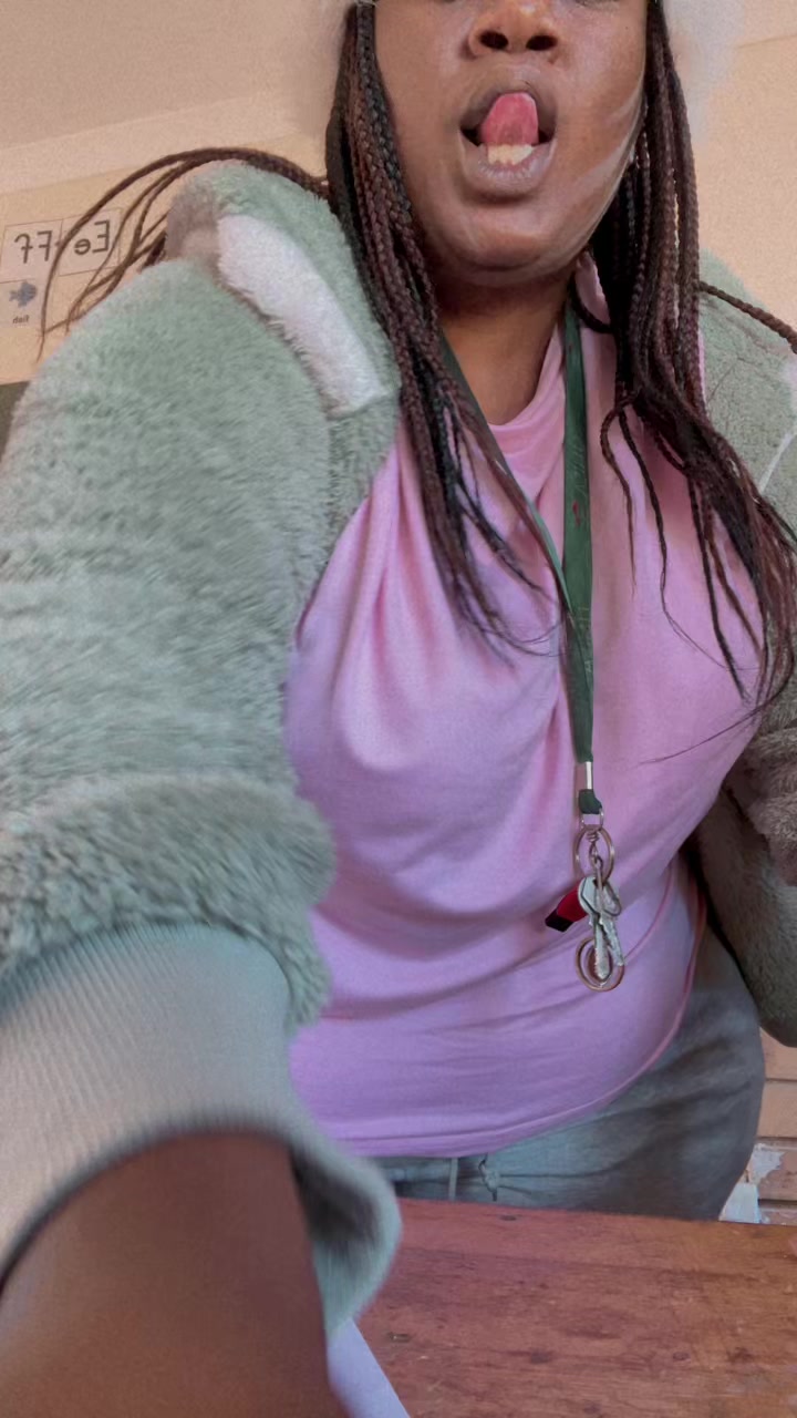 @MPHOLIZZ
