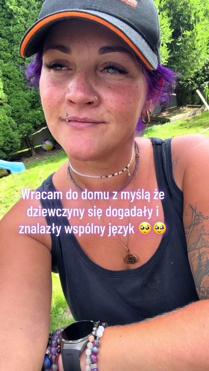 @Violetvenom.