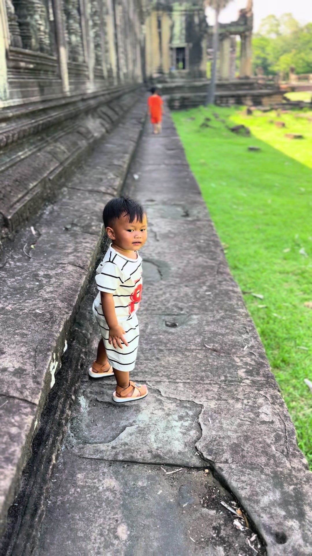 @Na k-វណ្ណៈ