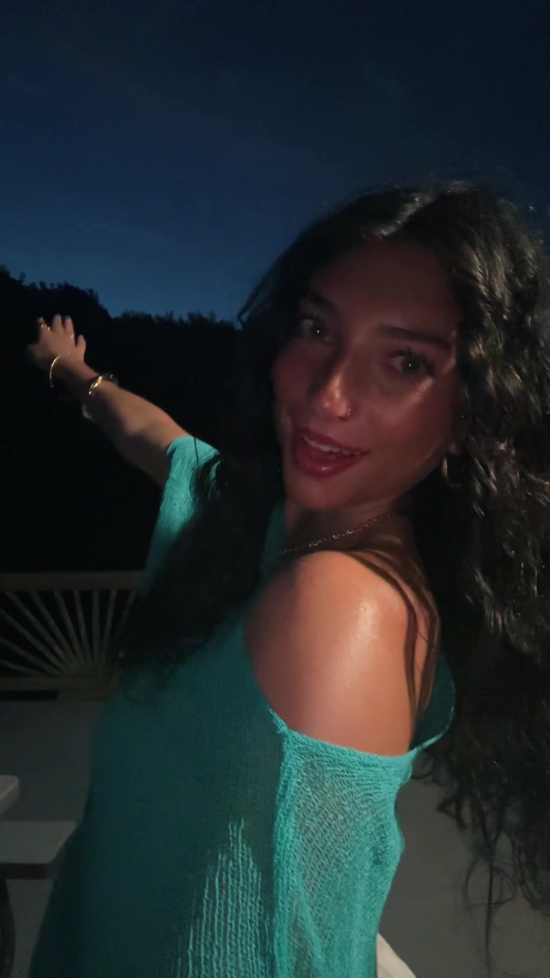 @bellaazelenskii