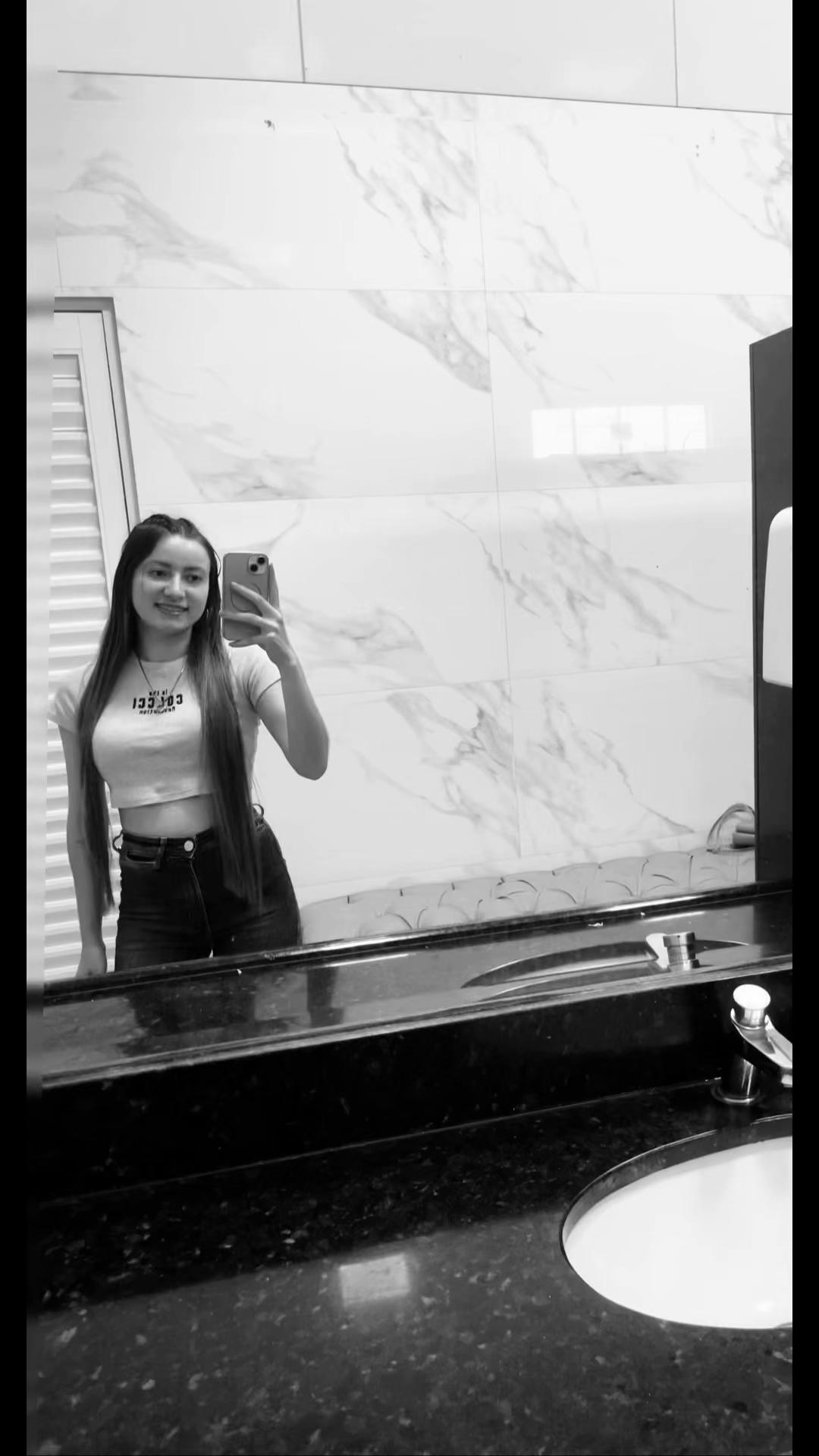 @Larih✨