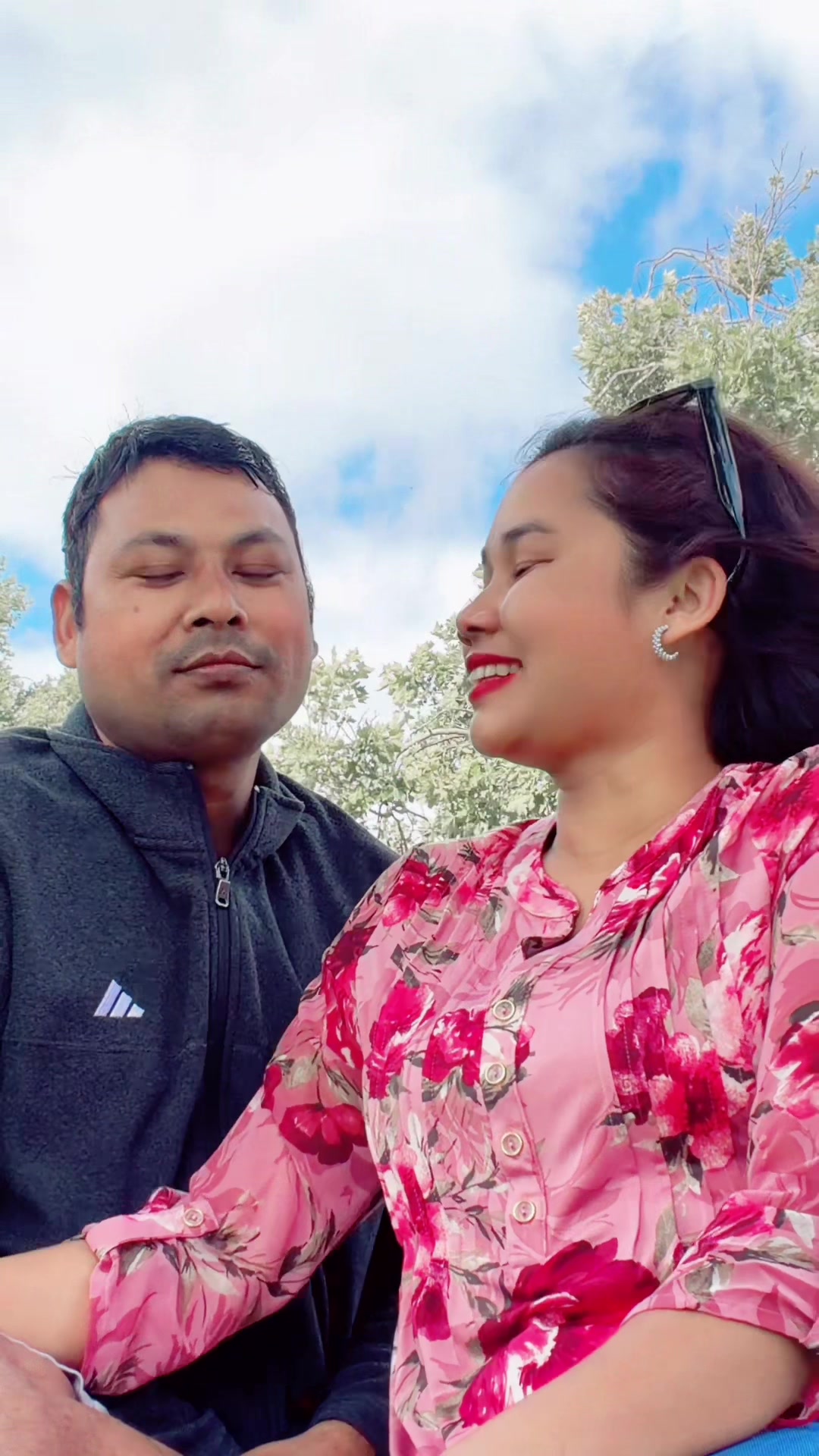 @Resham Chaudhary 🇳🇵🇺🇸 ✌️