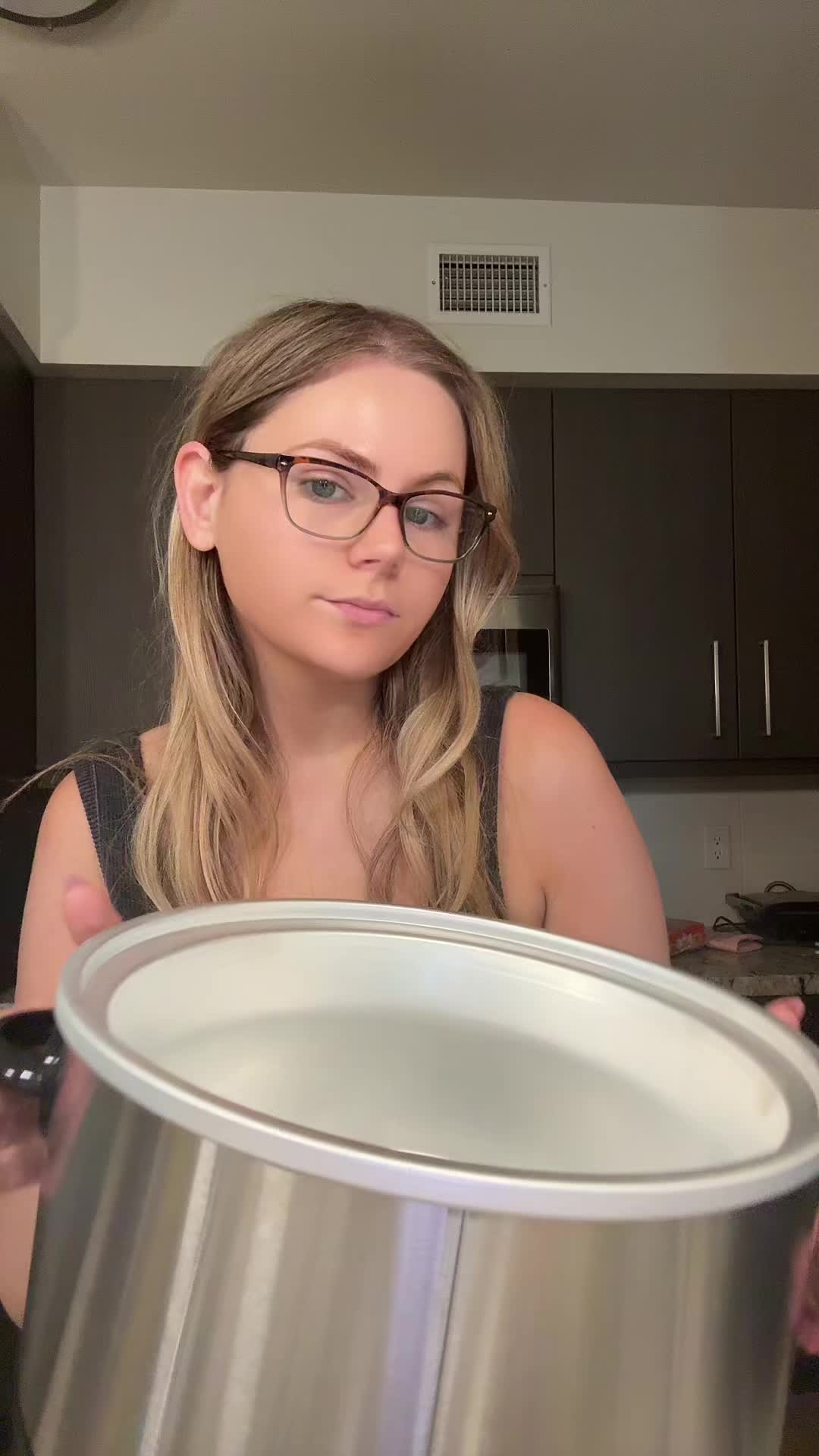 @EmspensiveEmily