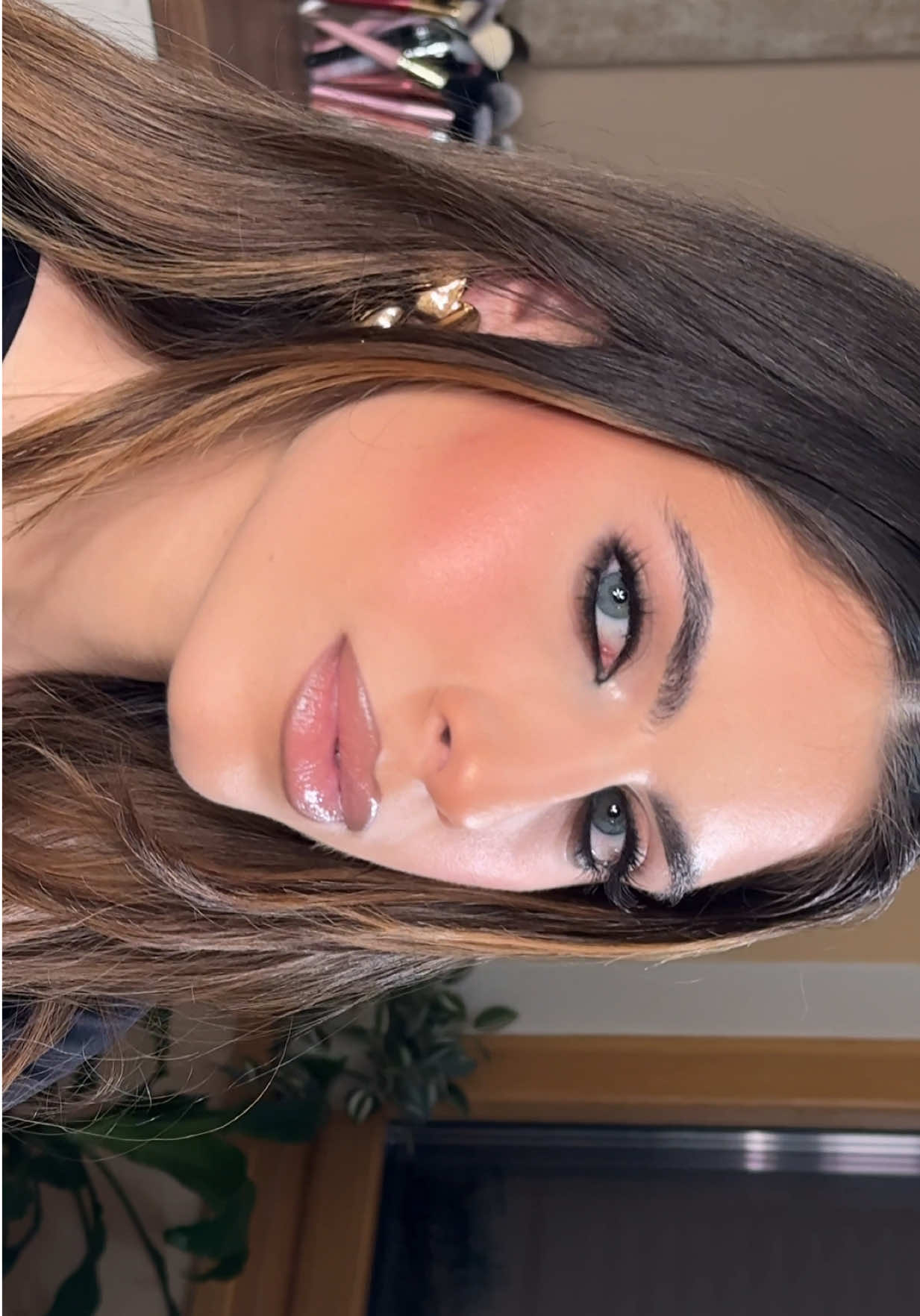 @Una | Makeup artist