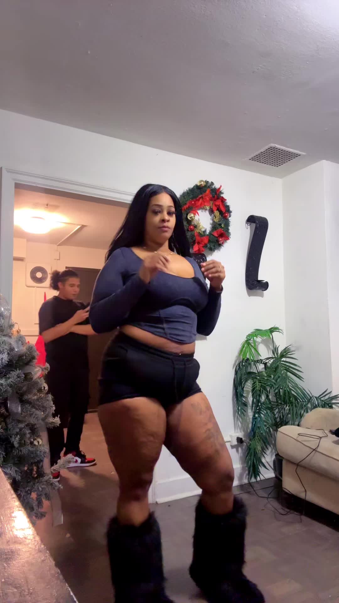 @Valerie Tena