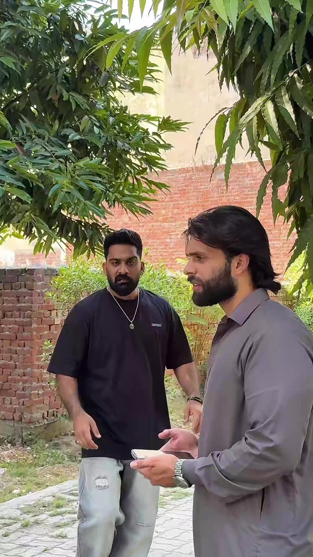@Husnii_bawa1991