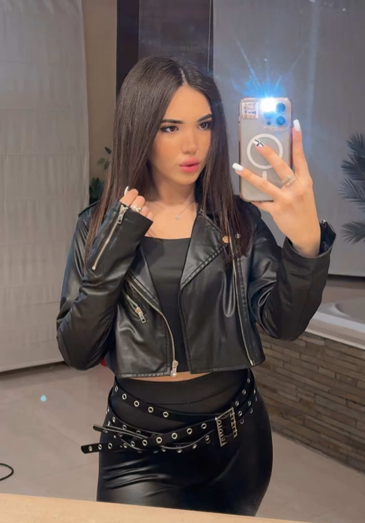 @Алина 🖤🧸