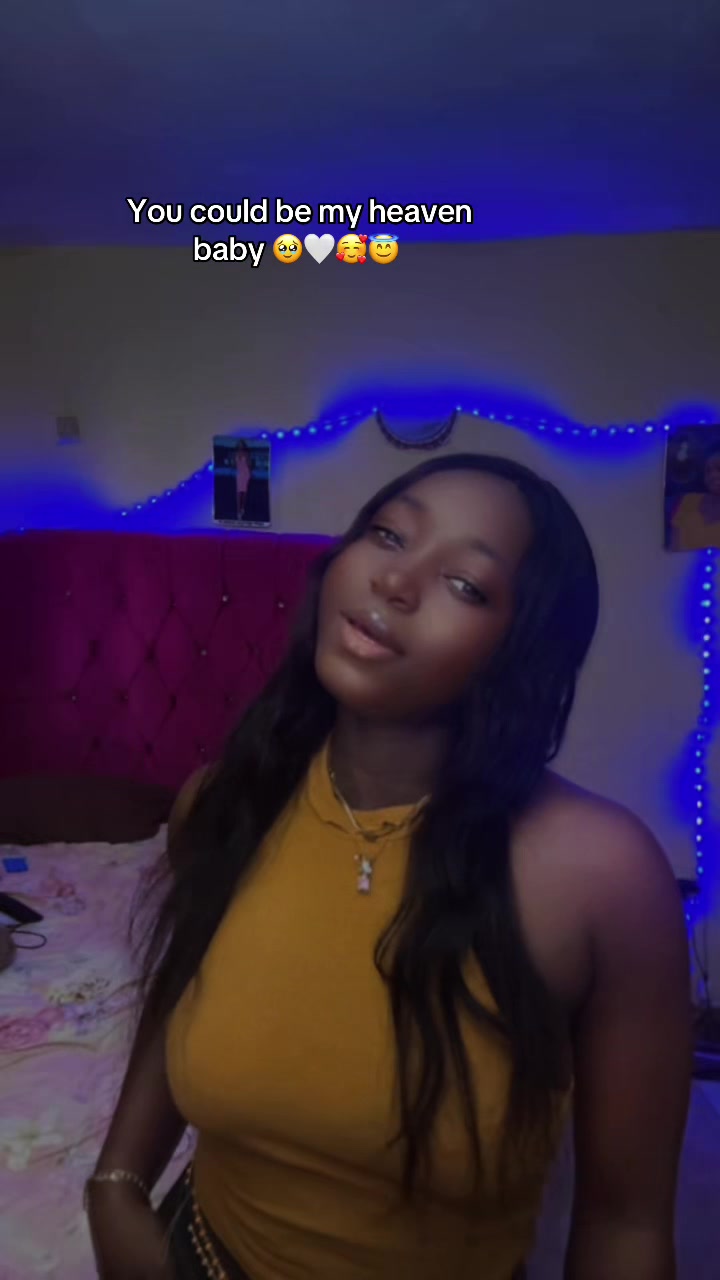 @Nia Baebee ๐๐๐ซ๐ฏ๐