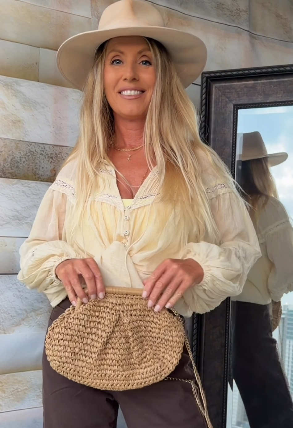 @Blondebeachvibes