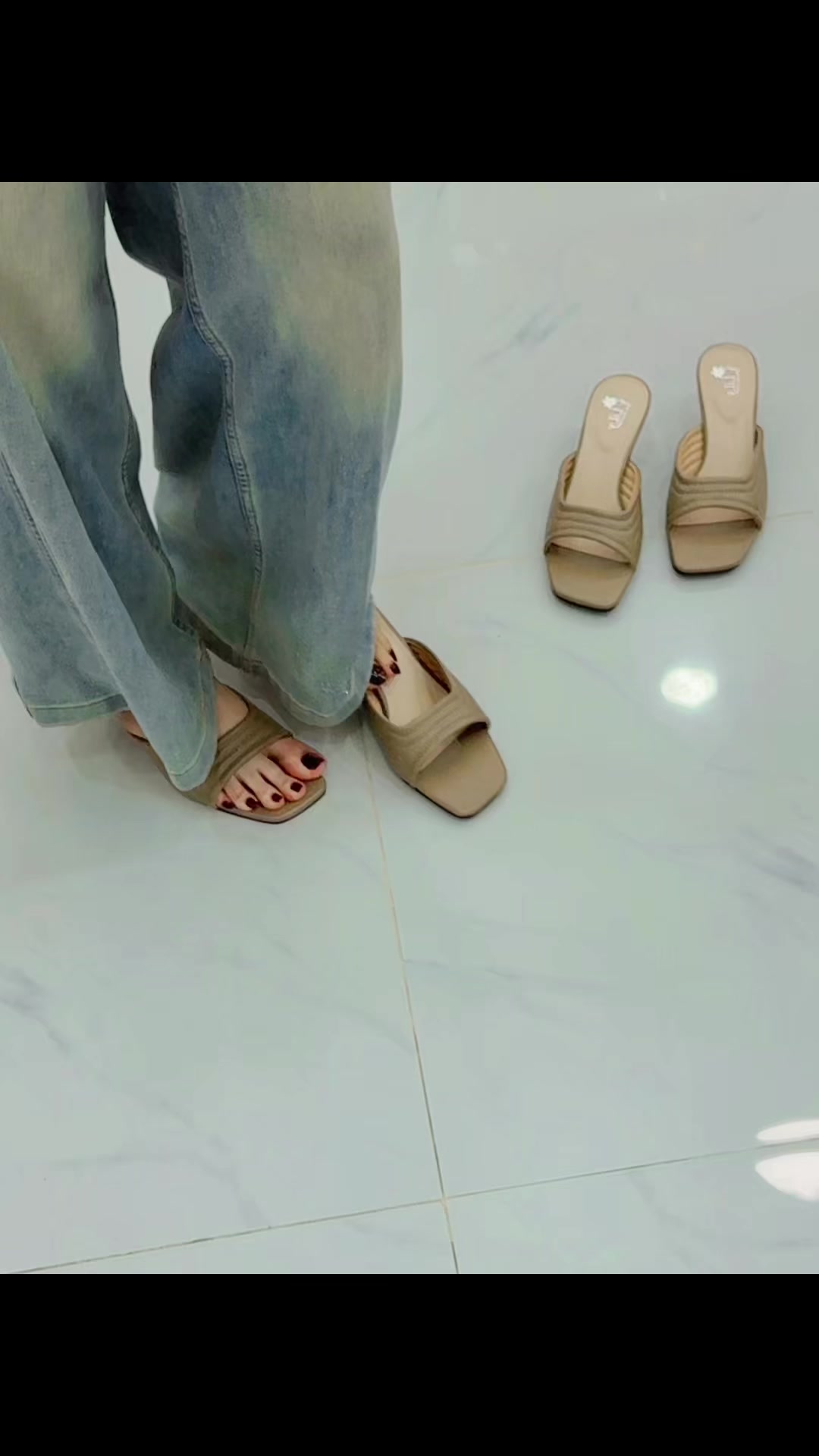 @Cherry Shoe Store