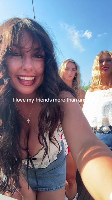 @lizzieefaith
