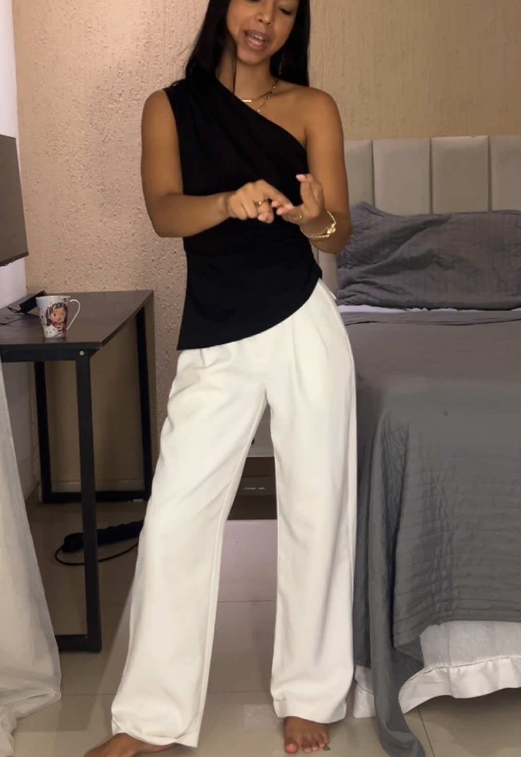 @L&iacute;via Carmos