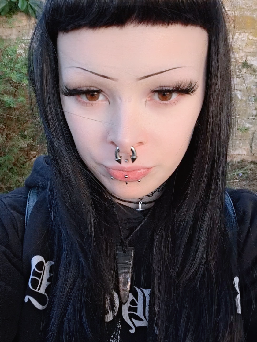 @horrorblompy
