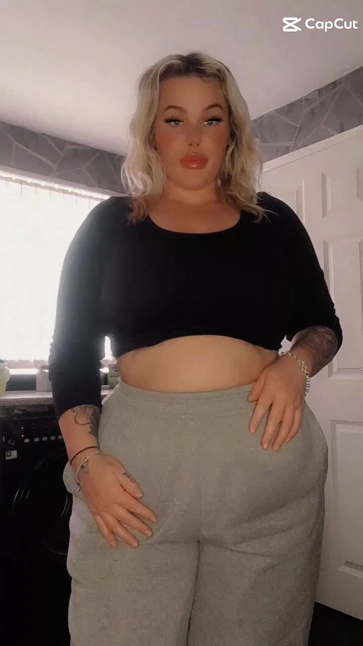@BlondeQueenBee🍑🐷🥷📸🚩