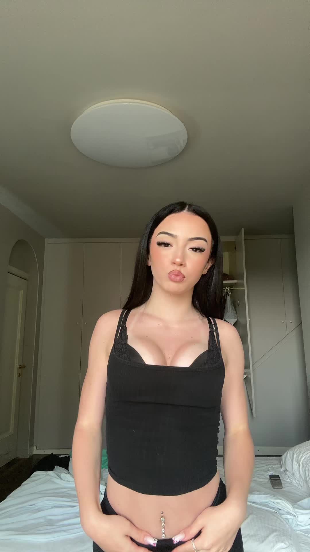 @lari📲