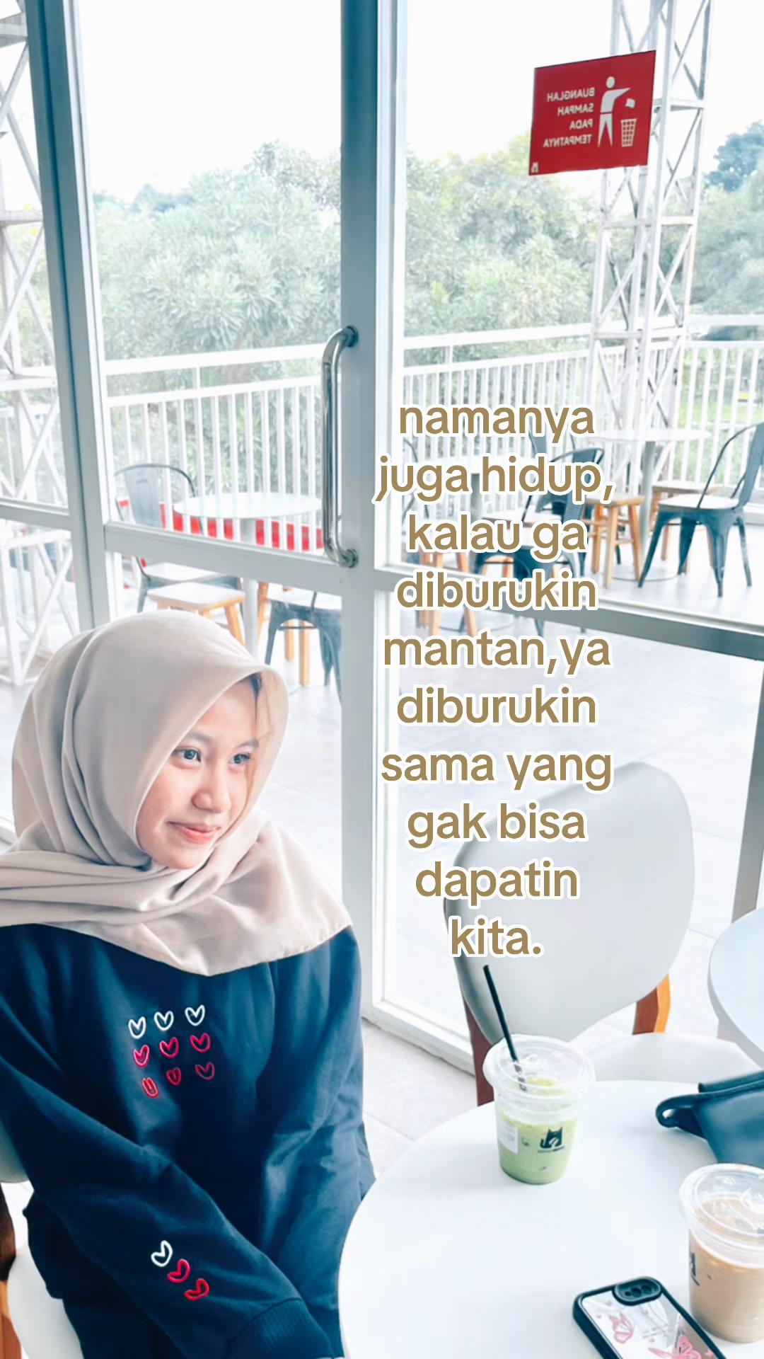 @maliaaa