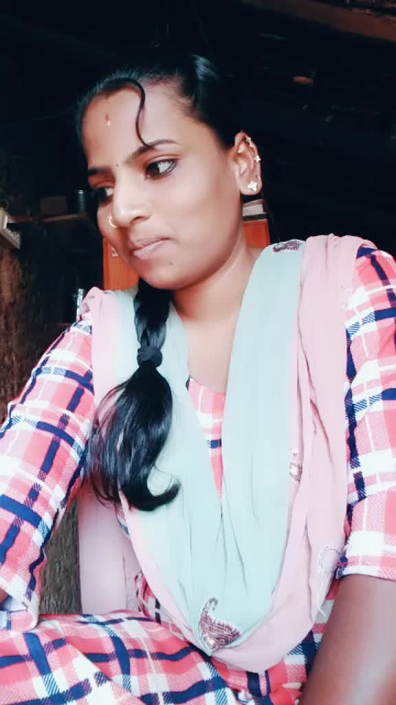 @😍smiling queen 😍