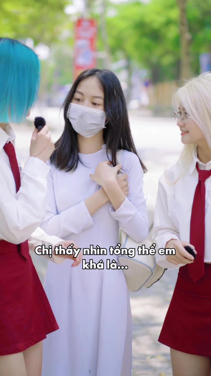 @Nữ sinh Hologramm