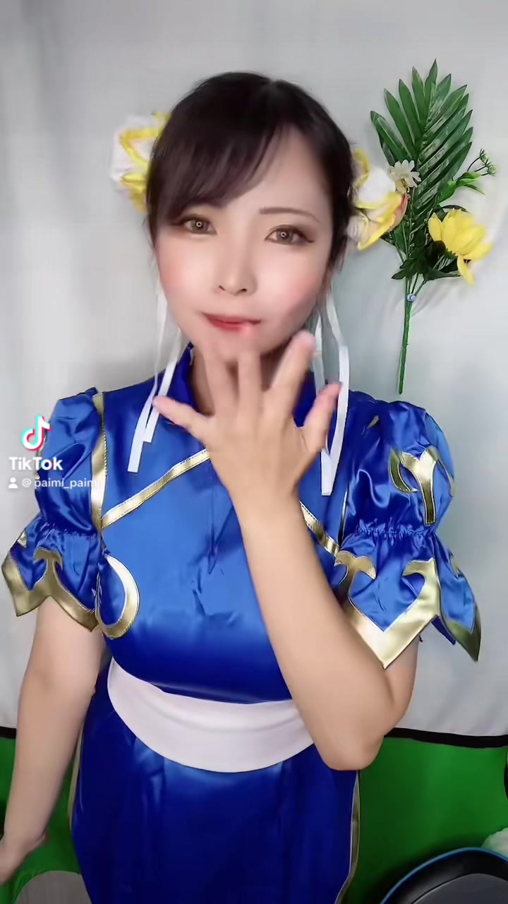 @ぱい美👙🍌コスプレ