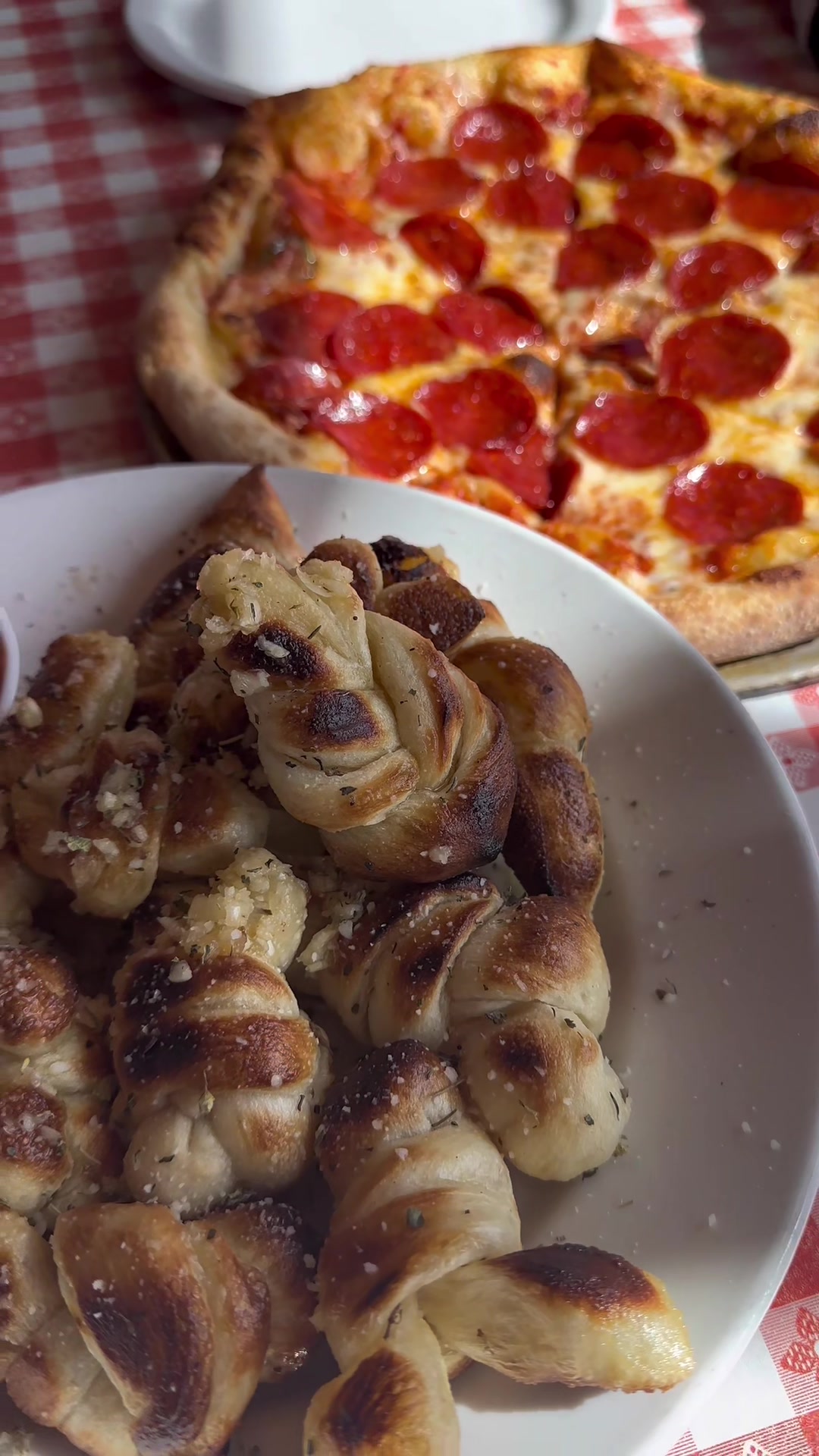 @Food Reviews 🍕🍟