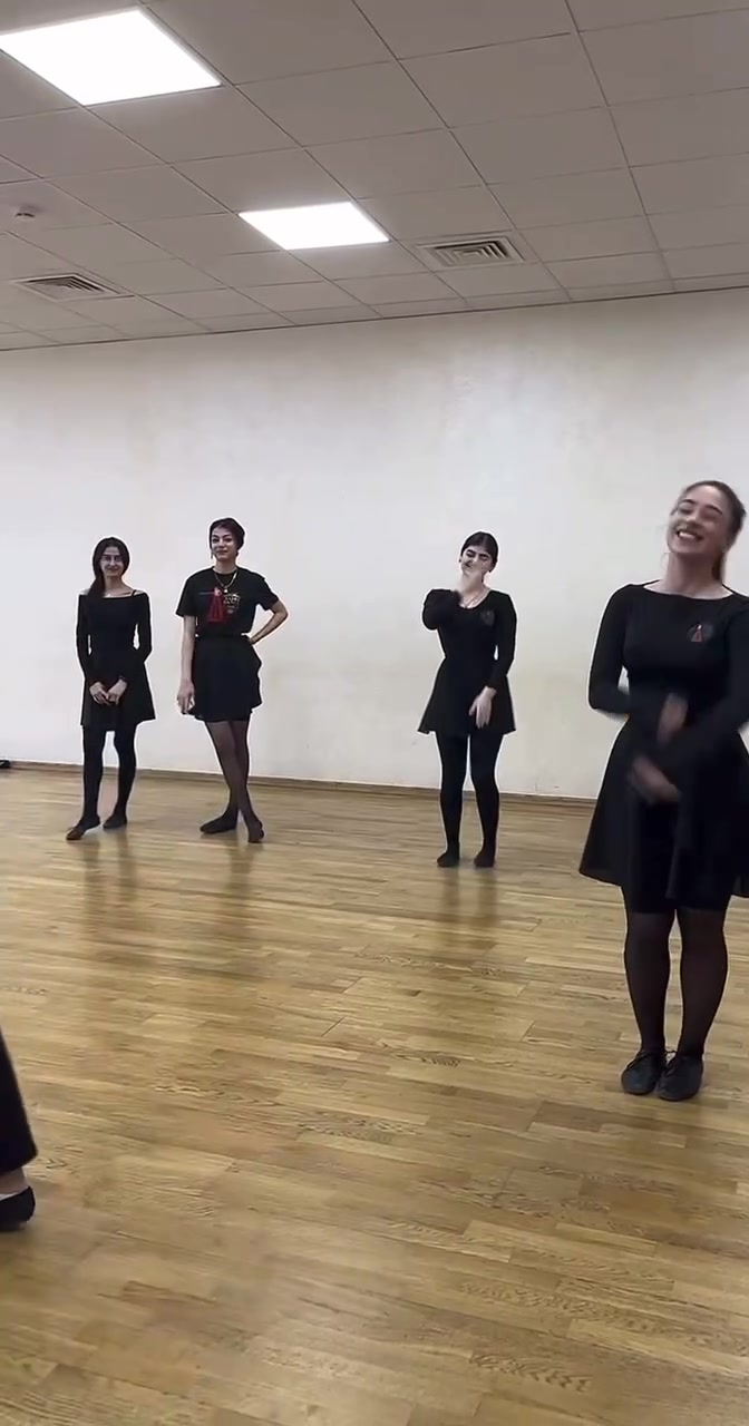 @nairi_dancegroup