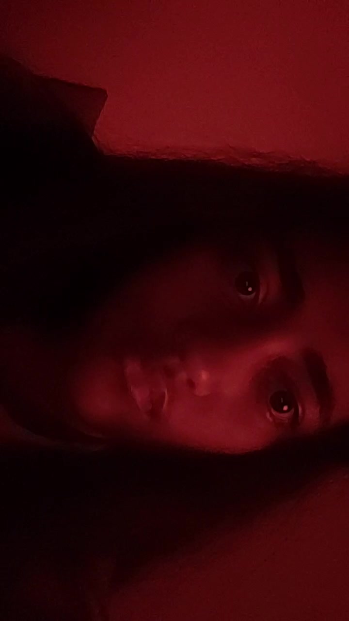 @😐