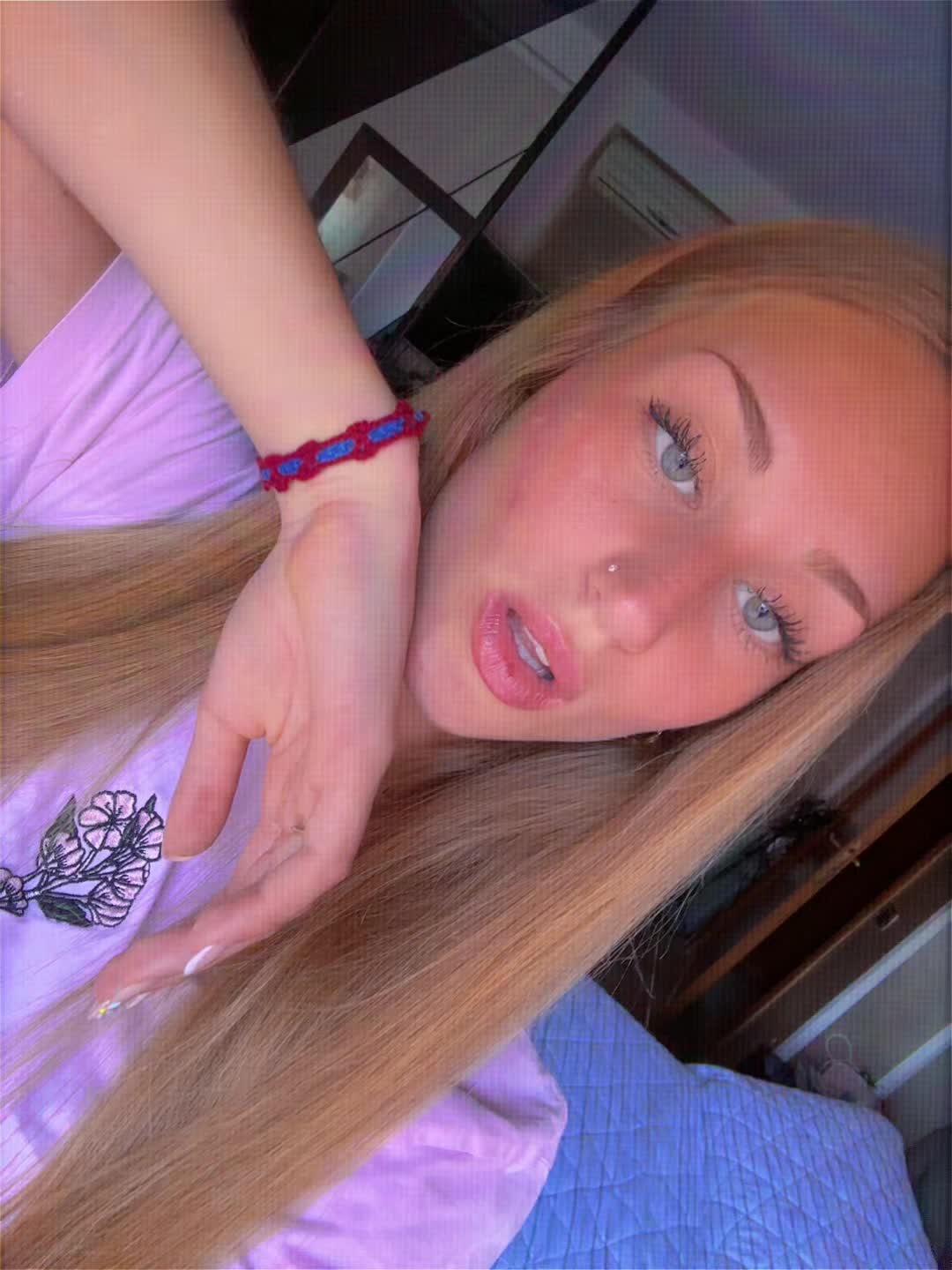 @👸🏼