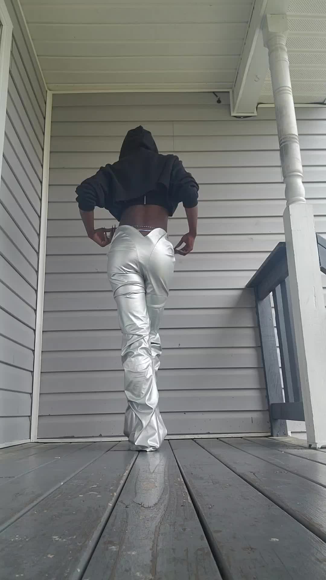 @AlienGoddess👽