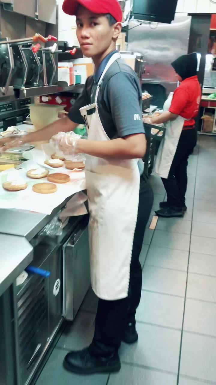 @Cɪᴋᴋ Eʟɪᴇʏ 💃🏻