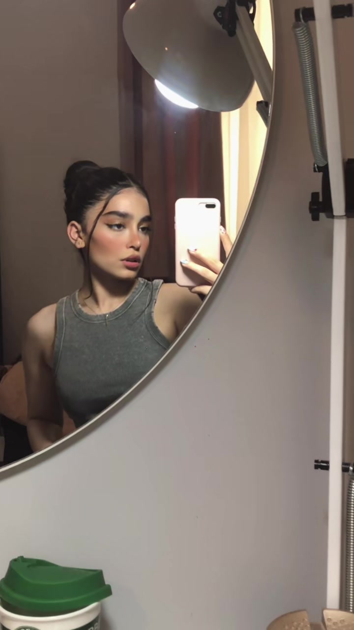 @Heliashayann