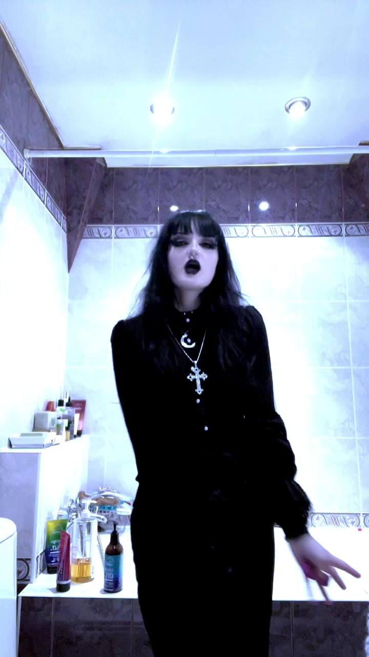 @elvira
