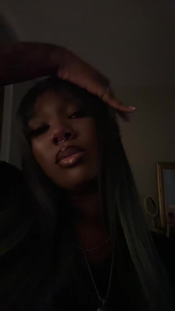 @🫶🏾