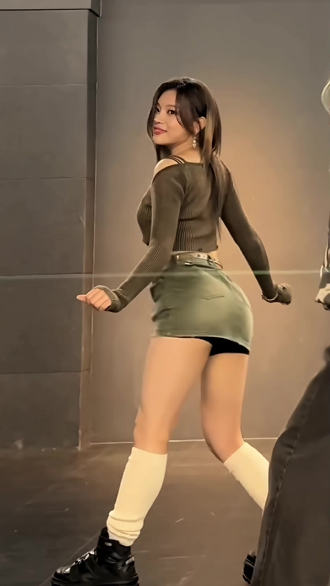 @e.