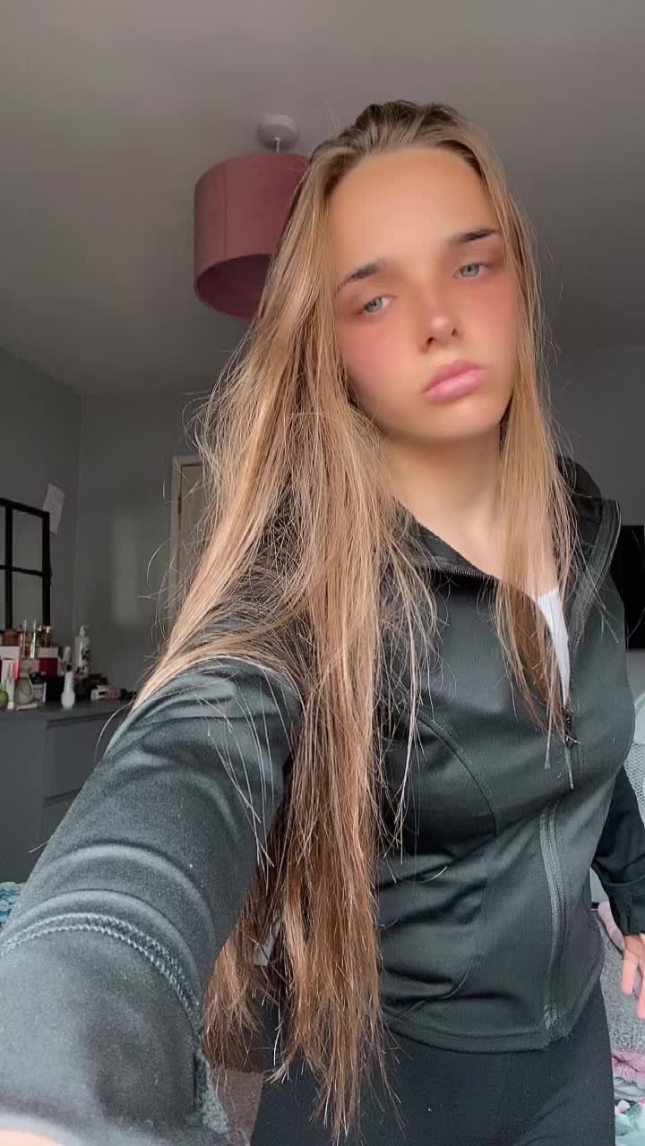 @๐๐ฅ๐ฌ๐๐๐๐๐๐ฅ