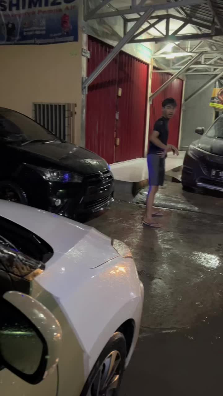 @Fzdhrmwn