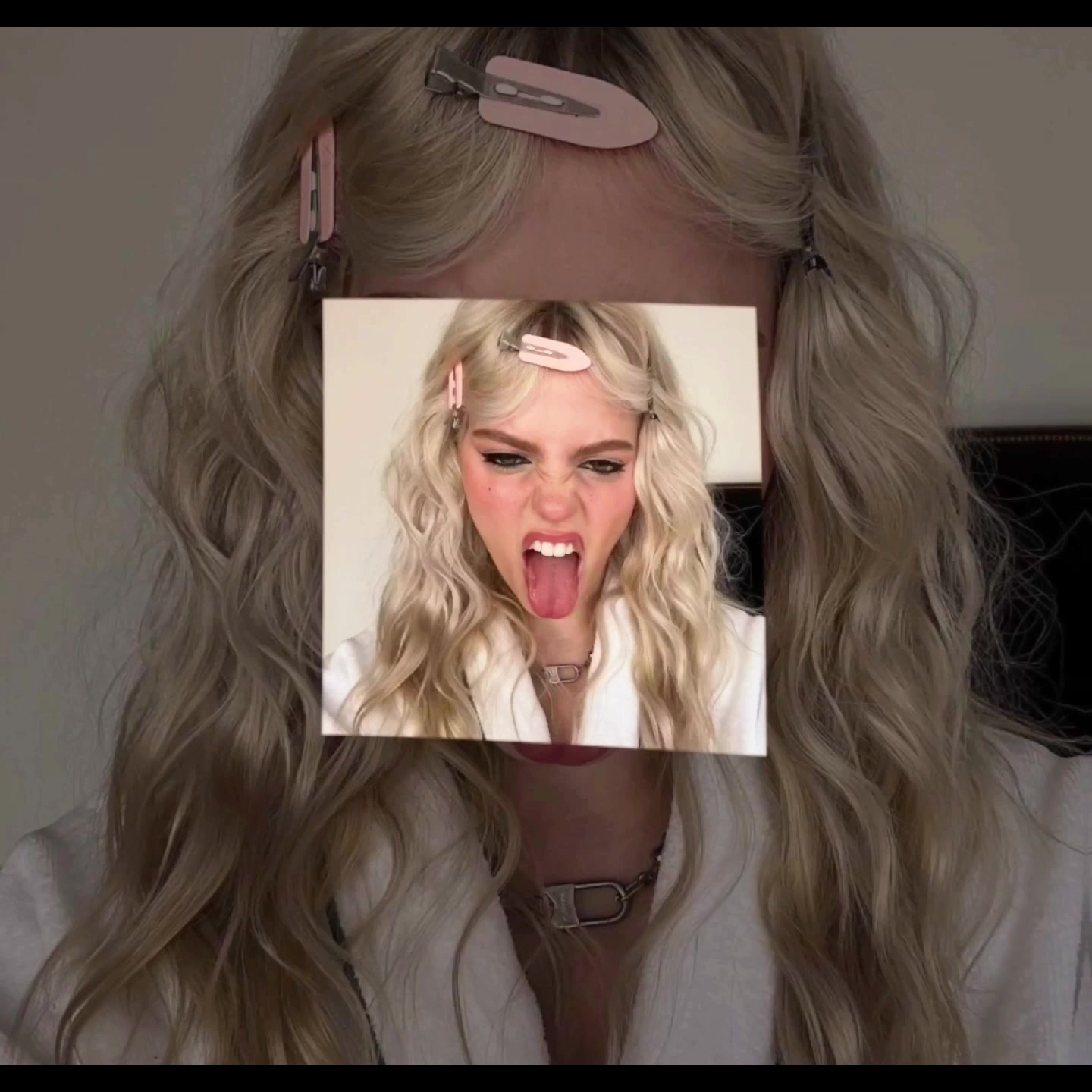 @lily