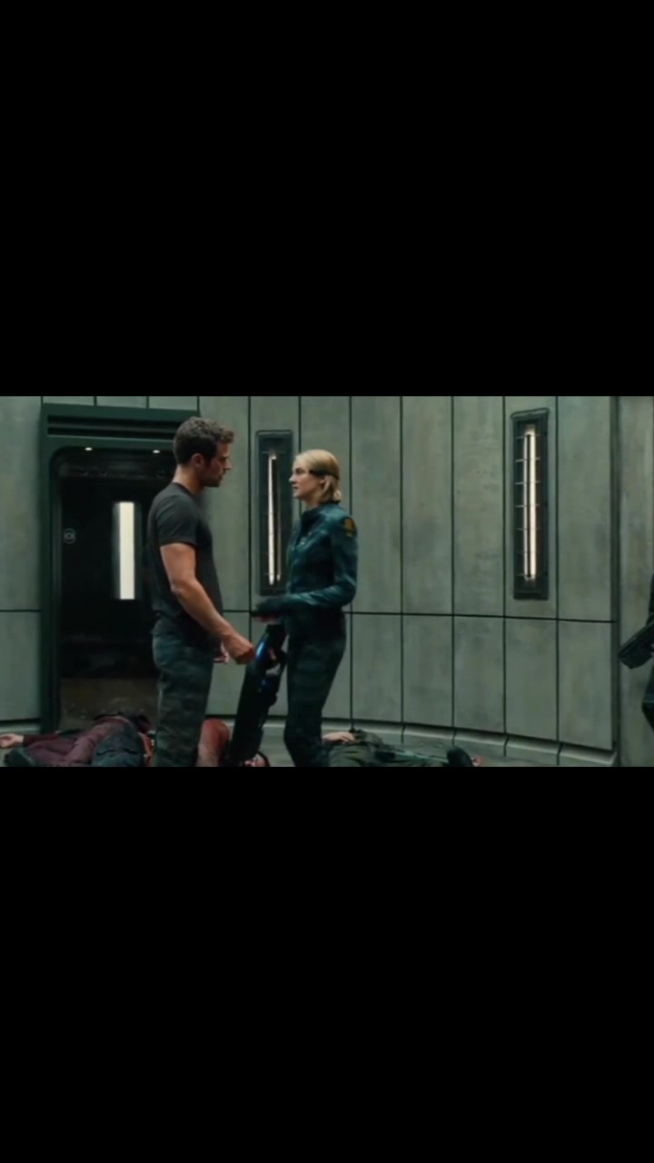@~divergent🥵~