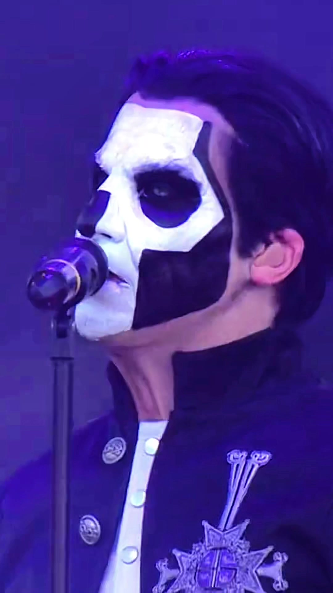 @𝖈𝖍𝖆𝖗𝖑𝖔𝖙𝖙𝖊 🖤