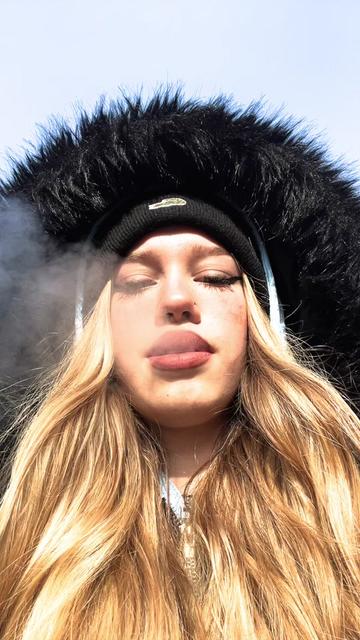 @👻