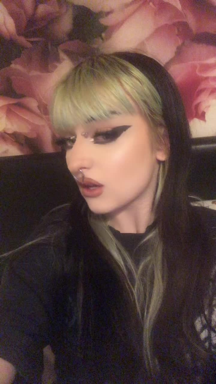 @𝔪𝔞𝔡𝔶𝔰𝔬𝔫
