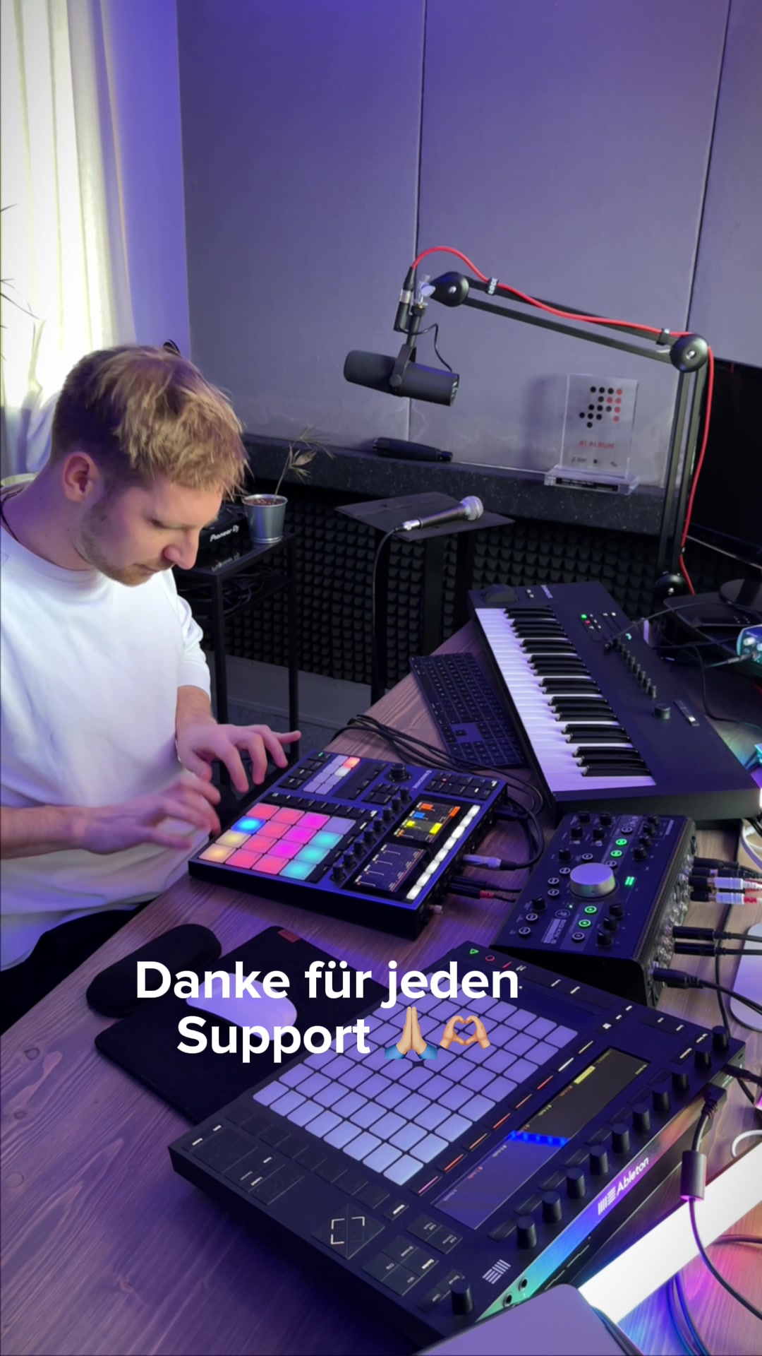 @Qrismusic