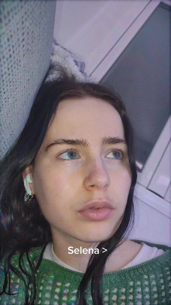 @aneeee:,-)