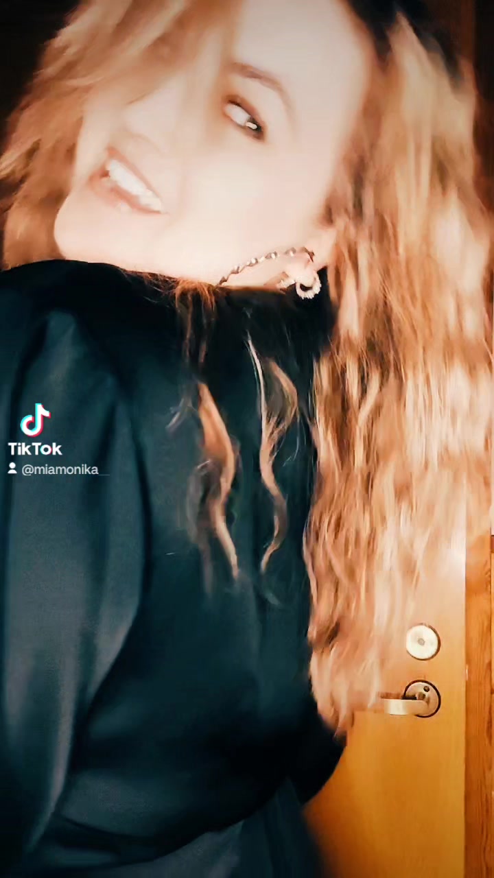 @Mia
