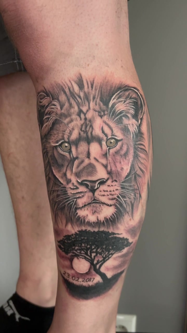 @Laura Forest Tattoo