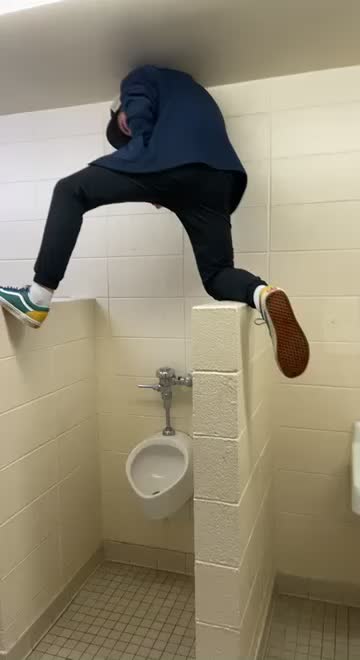 @Loo