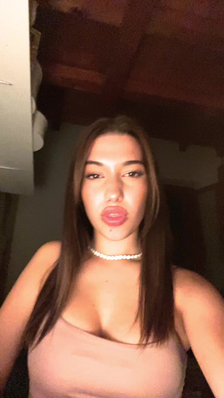 @bett👧🏻