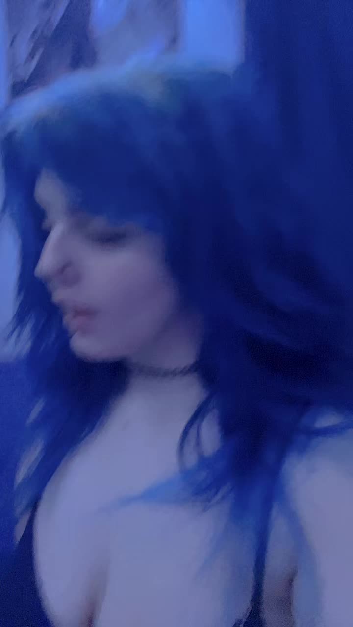 @Ez